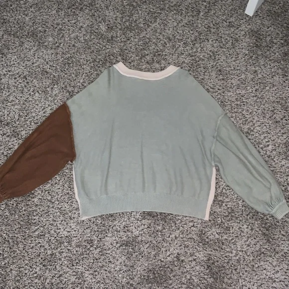 Colorblock sweater - Picture 3 of 3